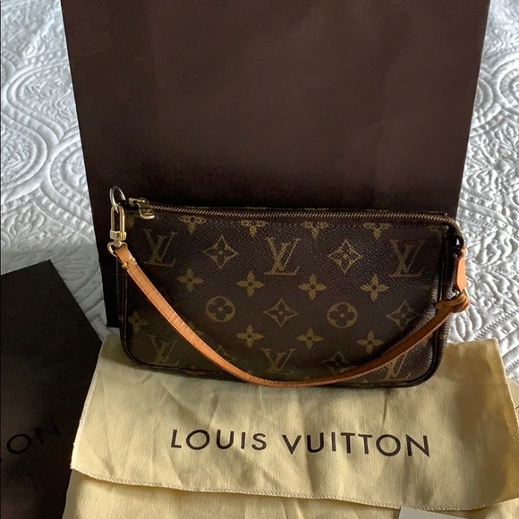 Louis Vuitton Mono Pochette Bag - Discontinued - Picture 1 of 11